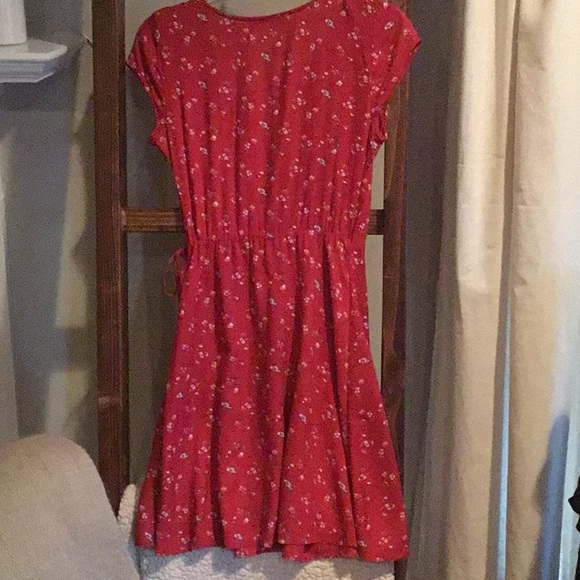 Hollister Red ditsy floral wrap dress - Picture 4 of 5